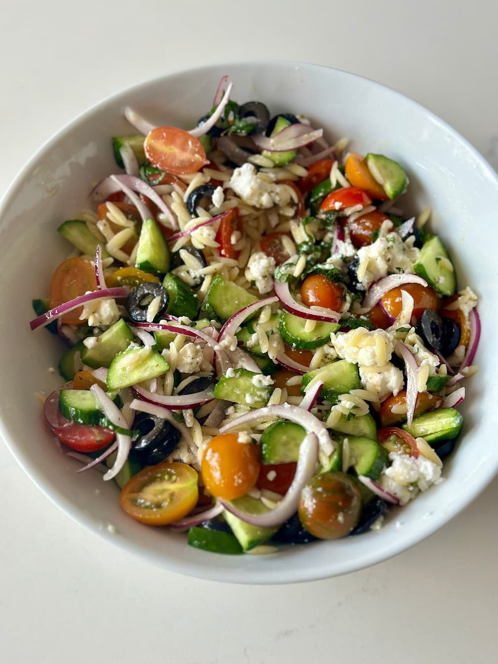 Ensalada griega con orzo